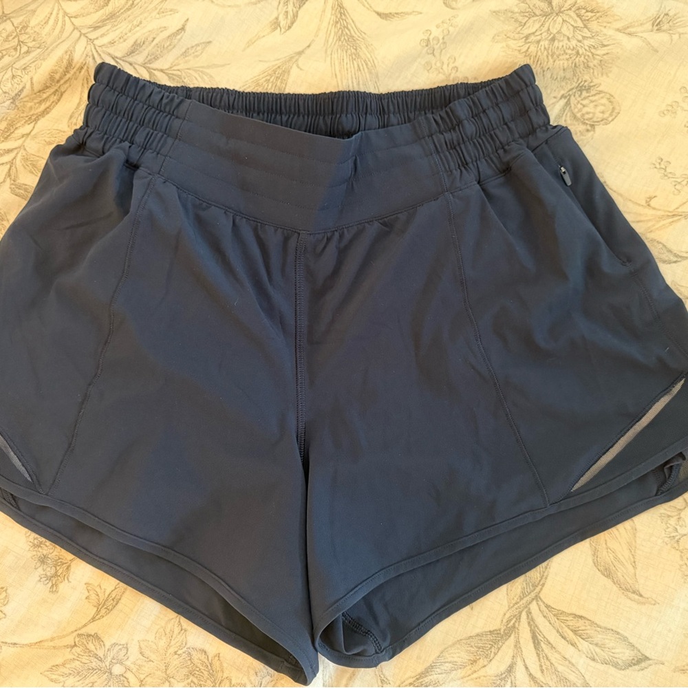 Lululemon Hotty Hot 4” inseam Lined Shorts Size 8 Navy